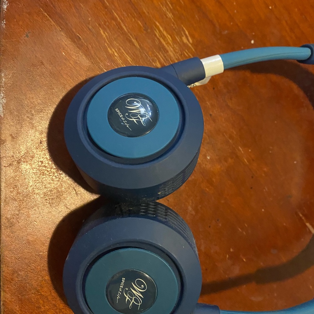 Blue Wireless NeckFan - Picture 2 of 4